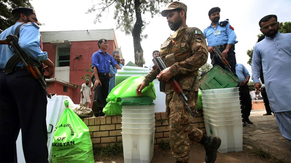 Pakistan ready with 1,000 &#039;kafans&#039; to handle polling day violence