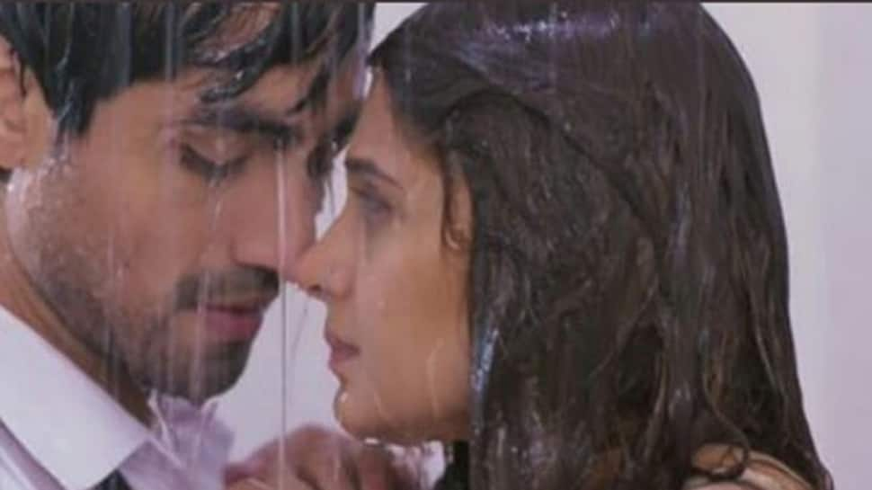 Jennifer Winget-Harshad Chopda&#039;s &#039;shower scene&#039; in Bepannah sets the temperatures soaring-Watch