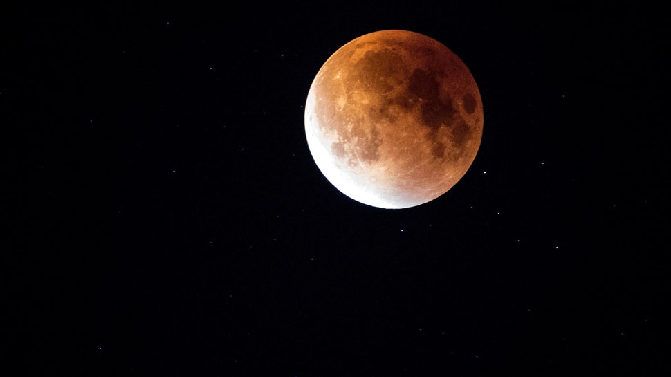 Chandra Grahan tonight - Watch Lunar Eclipse and Blood Moon Live streaming on your mobile phone