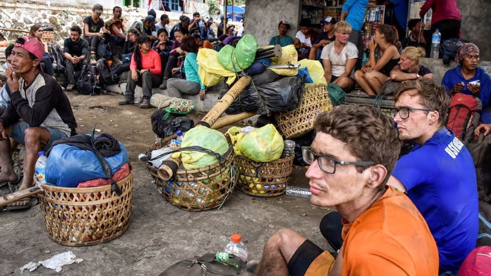 Indonesia earthquake Over 700 trekkers stuck at Mount  