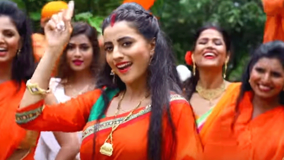 Akshara Singh&#039;s Kanvar song Bhag Jaib Sasura Se garners over 15 Lakh views in 24 hours - Watch