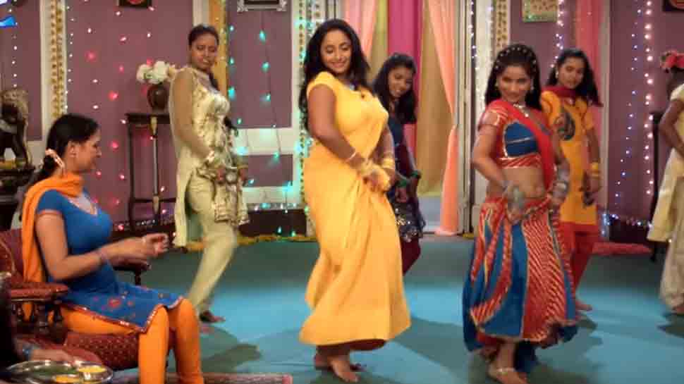 Bhojpuri Xxx Video Rani Chatterjee - Rani Chatterjee-Khesari Lal Yadav's dance number 'Sasura Mein Puchi...'  garners over 10 million views | Bhojpuri News | Zee News