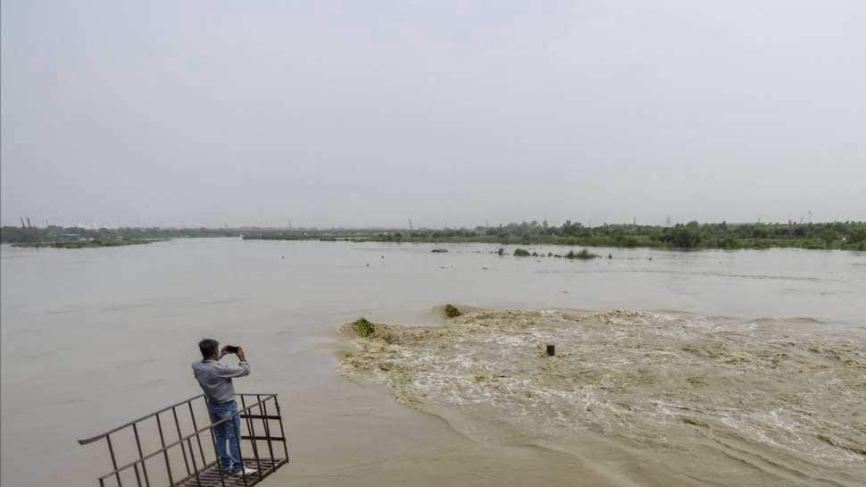 Haryana releases more water; Yamuna river flows above danger mark in ...