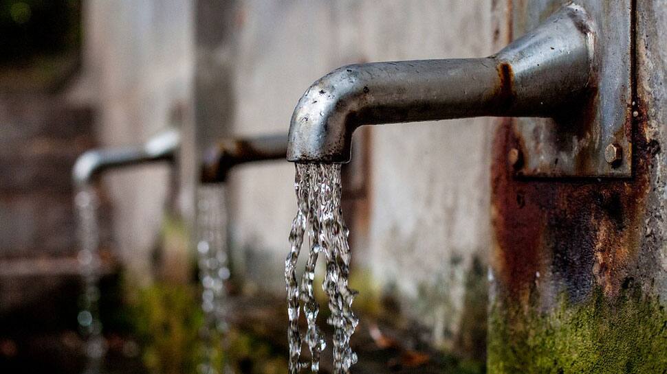 Licensed water trolleys in north Delhi found &#039;violating&#039; health norms