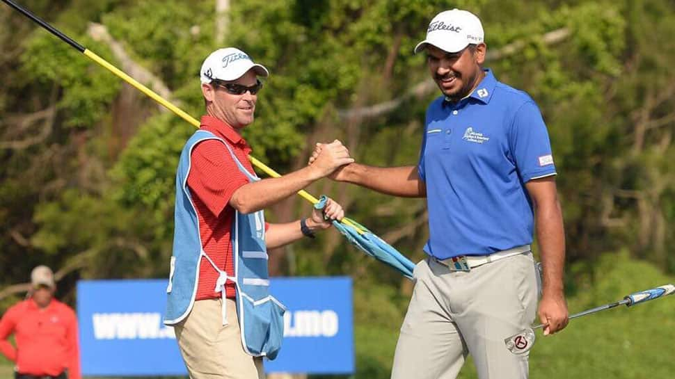 In-form Gaganjeet Bhullar back in contention, takes sole lead in Fiji International