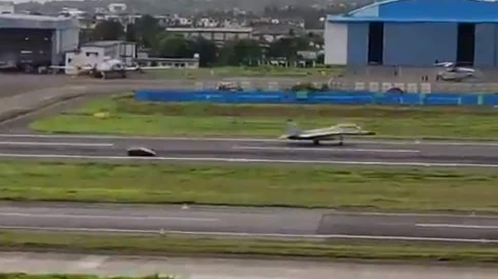 Watch: MiG-29K jet in race with Lamborghini at Goa&#039;s Dabolim airport