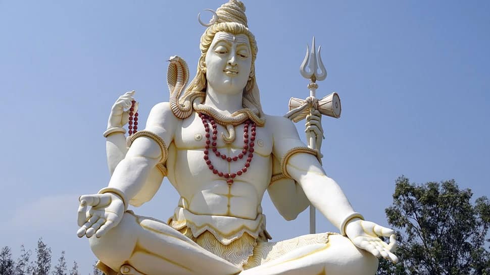 Shravan 2018: Sudarsan Pattnaik pays sand art tribute to Lord Shiva—Pic   