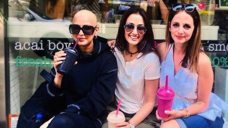 Sonali Bendre S Bffs Gayatri Oberoi Sussanne Khan And Dia Mirza Join Forces For Dear Friend Watch Video People News Zee News Importantly we want your feedback and help.