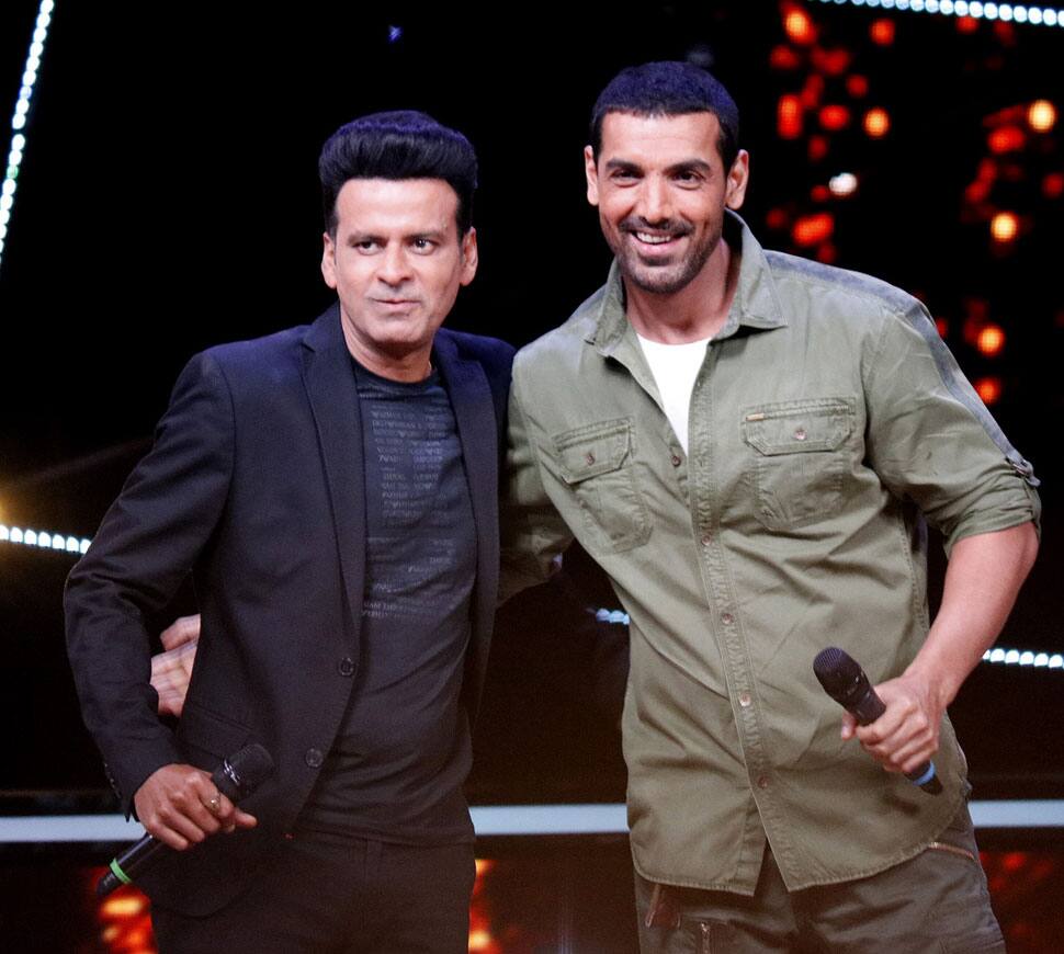 Manoj Bajpayee and John Abraham promote their film Satyamev Jayate on Indian Idol 10.