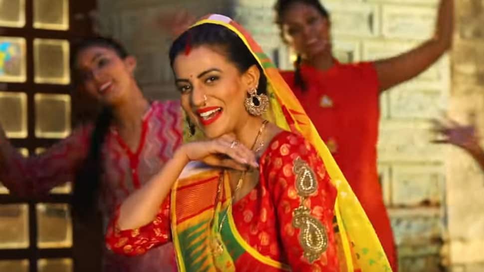 Bhojpuri actress Akshara Singh&#039;s latest Kanwar song &#039;Devghar Jaib Balam Ji&#039; is out—Watch