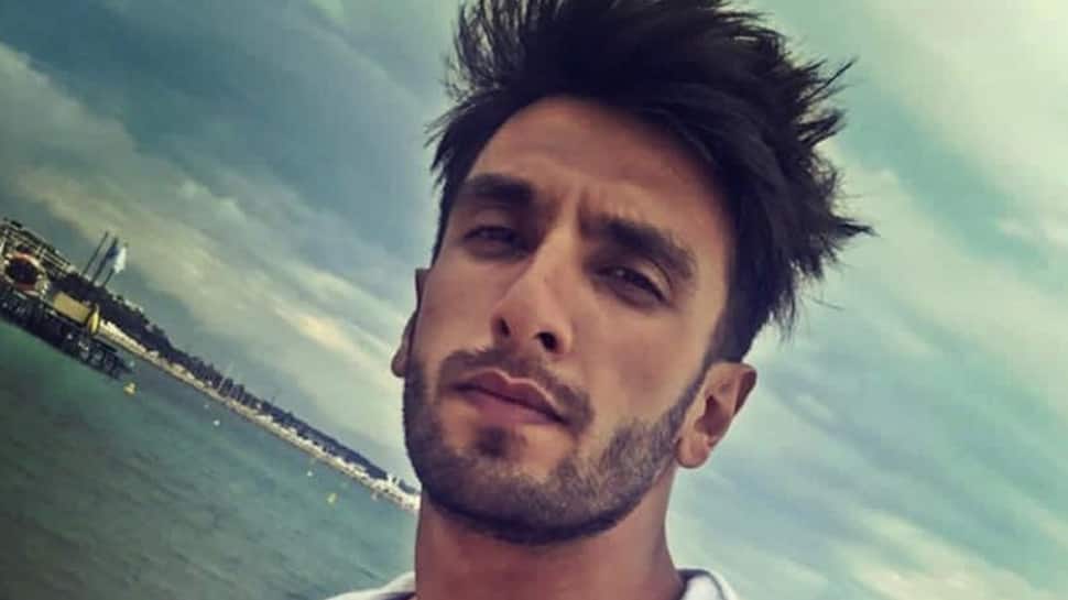 Ranveer Singh rescues female fans from unruly crowd, video goes viral on the internet — Watch