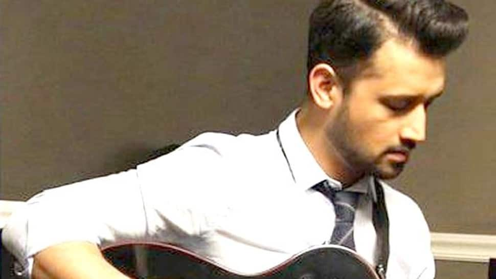 Pakistani singer Atif Aslam trolled brutally for singing Indian song at Pak Independence Day parade