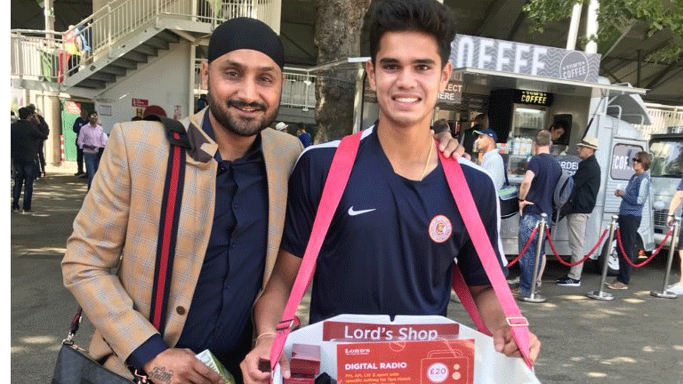 Arjun Tendulkar turns salesman outside Lord&#039;s, Harbhajan Singh shares his picture 