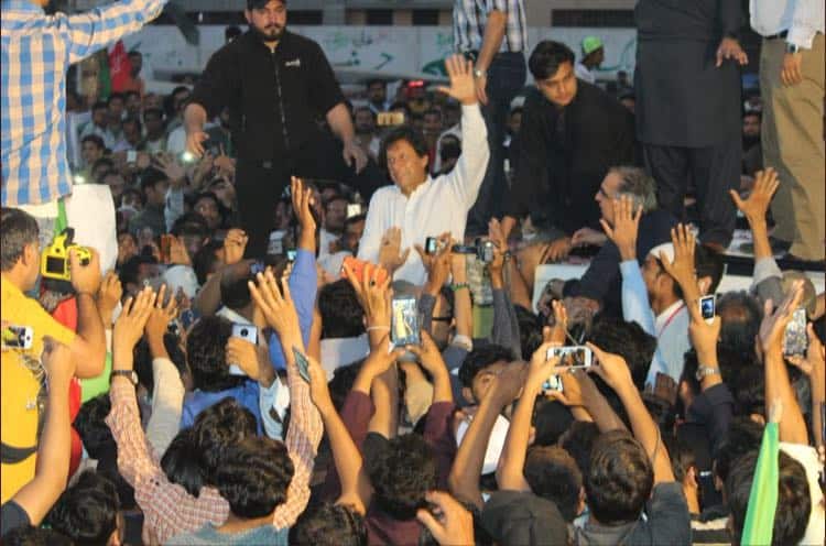 Watch: Imran Khan, Bilawal and others take oath as Pakistan National Assembly members