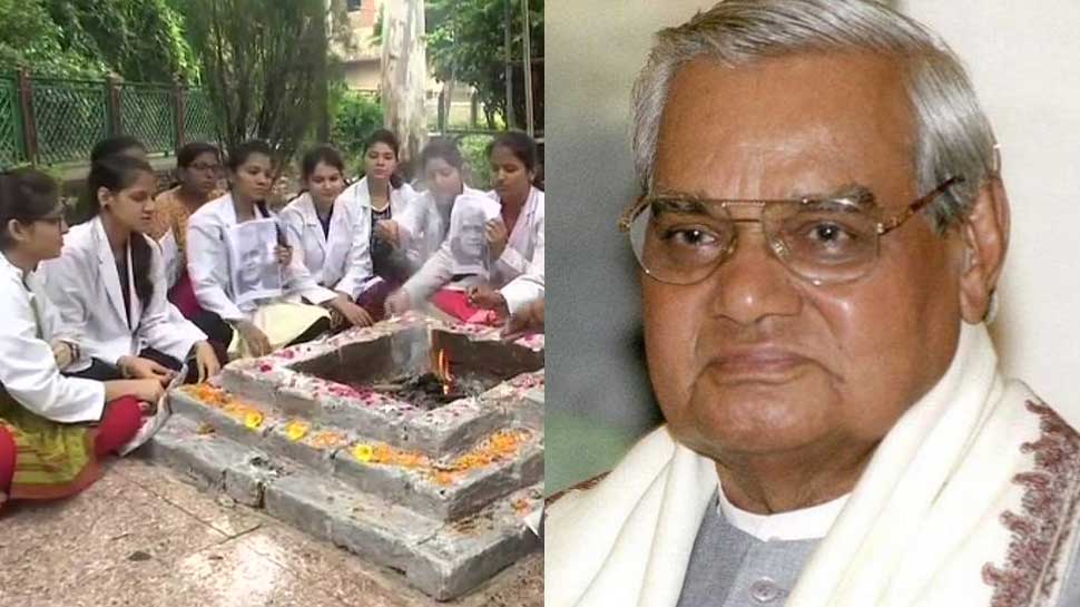 Atal Bihari Vajpayee remains critical; special prayers, yagnas being performed for former PM