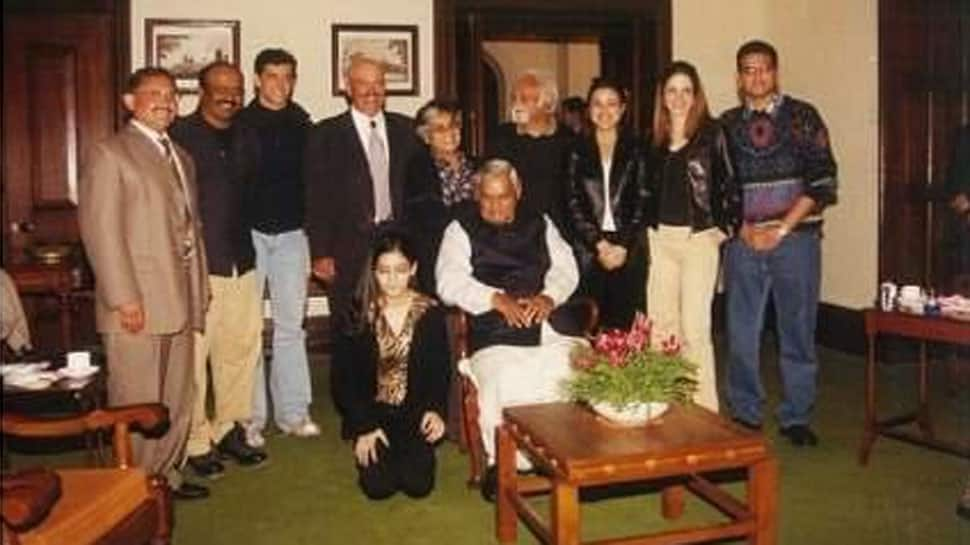 Hrithik Roshan, Preity Zinta mourn Atal Bihari Vajpayee&#039;s demise, recall the time they met former PM