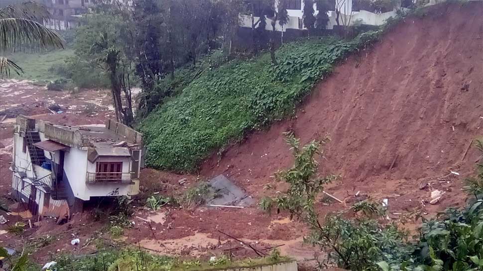 Karnataka floods: CM Kumaraswamy reviews situation in Kodagu, orders officials to step up repairs,  rescue work