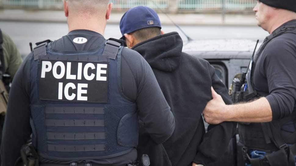 Pregnant US woman&#039;s husband arrested by immigration officials on way to hospital