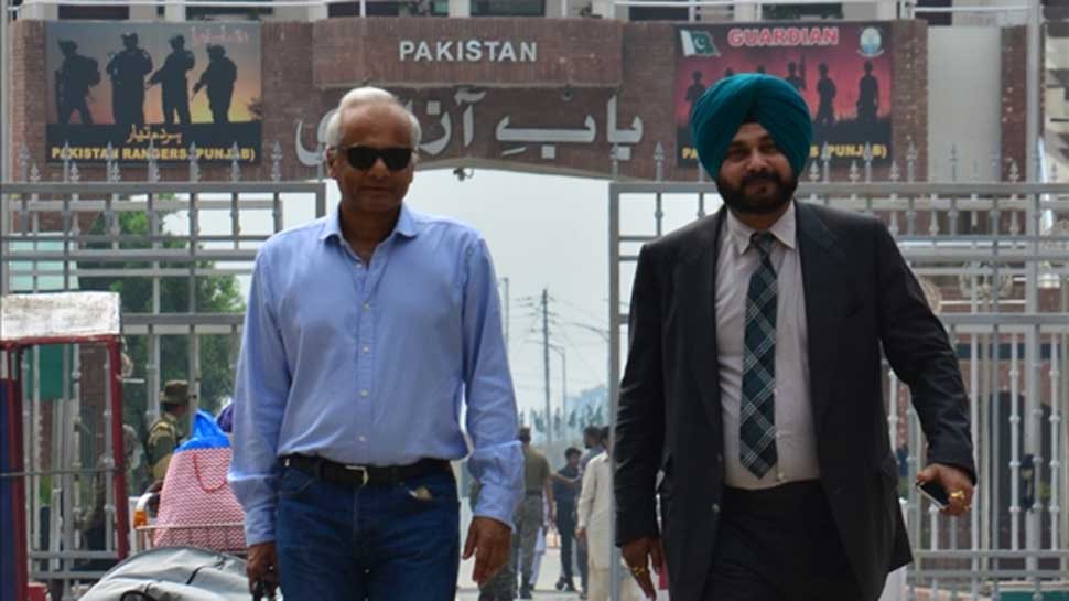 Navjot Singh Sidhu&#039;s day out in Pakistan: A trip to Taxali Gate to buy special shoes for himself and family