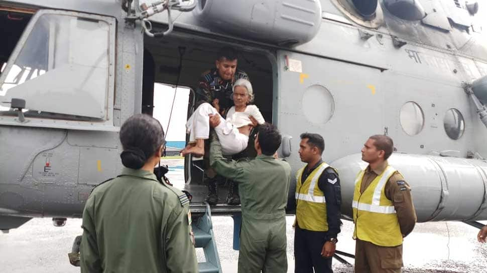 Just a matter of seconds: Pilot recalls thrilling operation where 26 were rescued from rooftop in Kerala