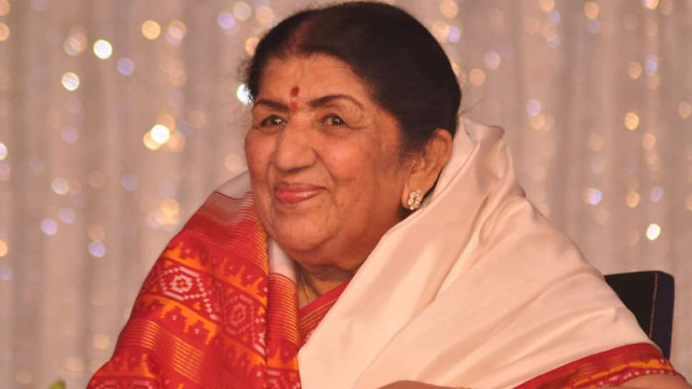 Lata Mangeshkar clicked selfie way back in the 1950s-Pic proof