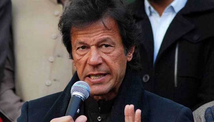 Imran Khan reaches out to India, says let&#039;s talk and resolve issues like Kashmir