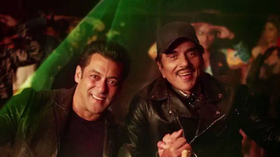 Yamla Pagla Deewana Phir Se: Rafta Rafta Medley featuring Salman Khan, Rekha and Dharmendra will make you groove - Watch