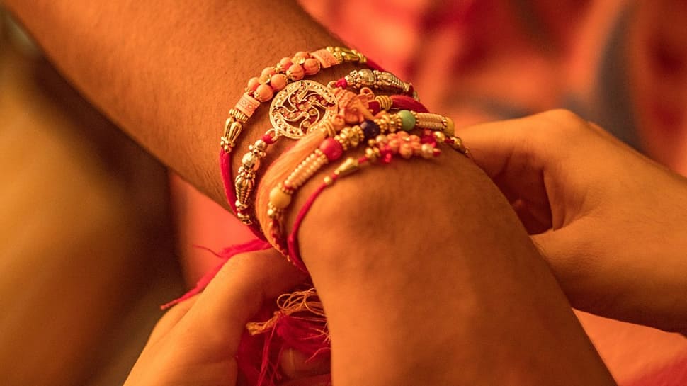 Raksha Bandhan 2018: Wish your siblings with these Whatsapp/Facebook messages