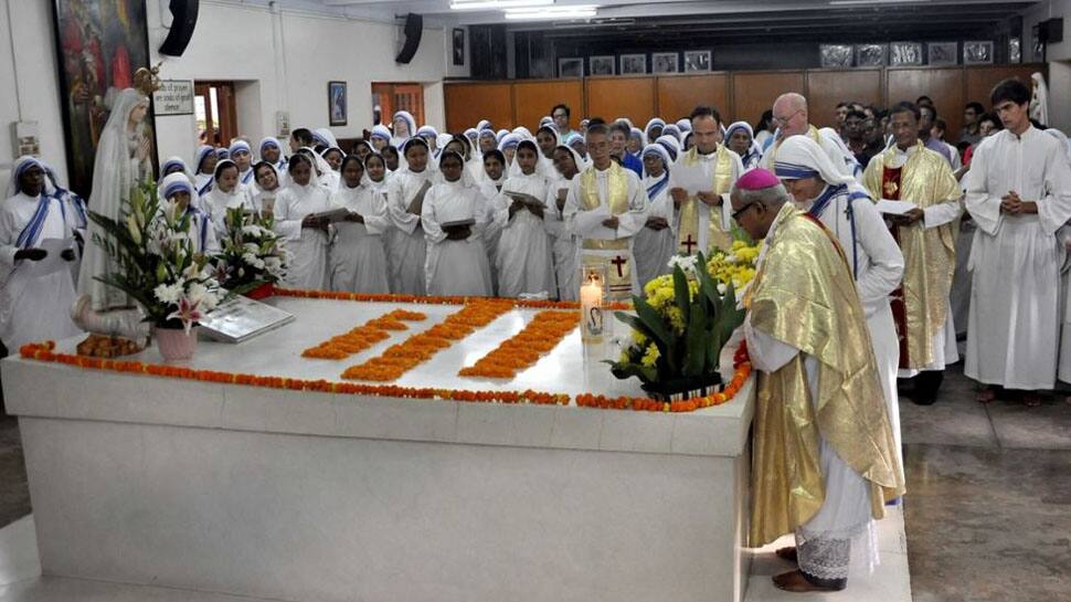 West Bengal CM Mamata Banerjee pays tribute to Saint Teresa on 108th birth anniversary