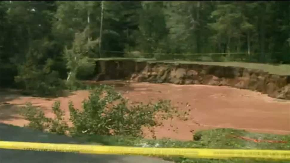 Oxford&#039;s fast expanding, tree-guzzling sinkhole puzzles scientists