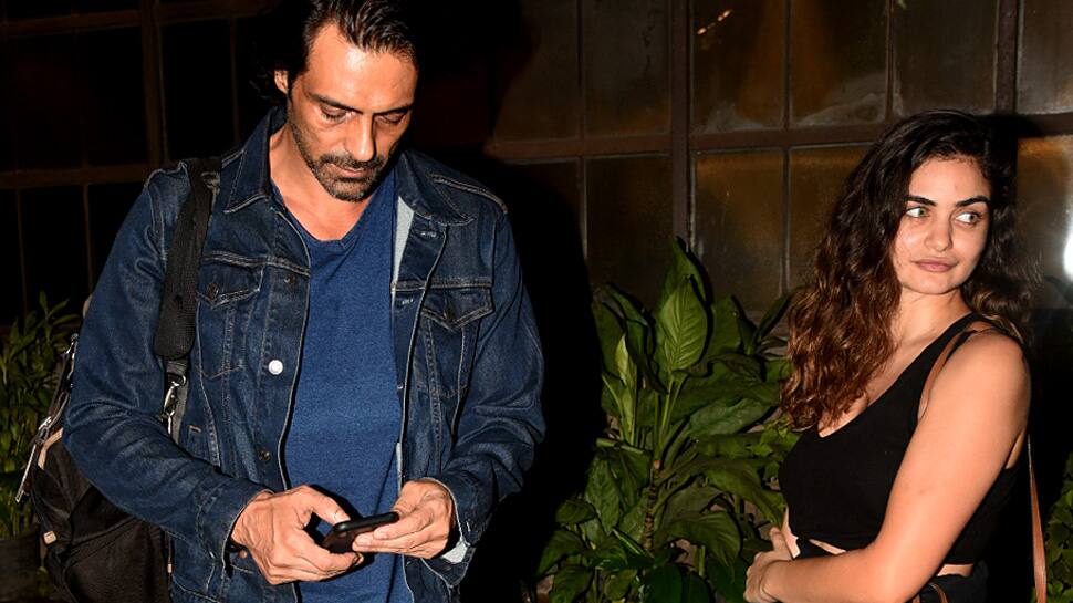 Photo Gallery: Arjun Rampal spotted with mystery girl at a Bandra cafe ...