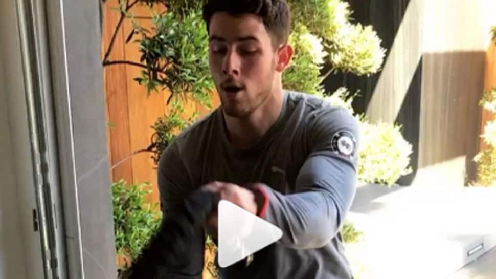 Nick Jonas&#039; battle rope workout video will inspire you to hit the gym this weekend - Watch