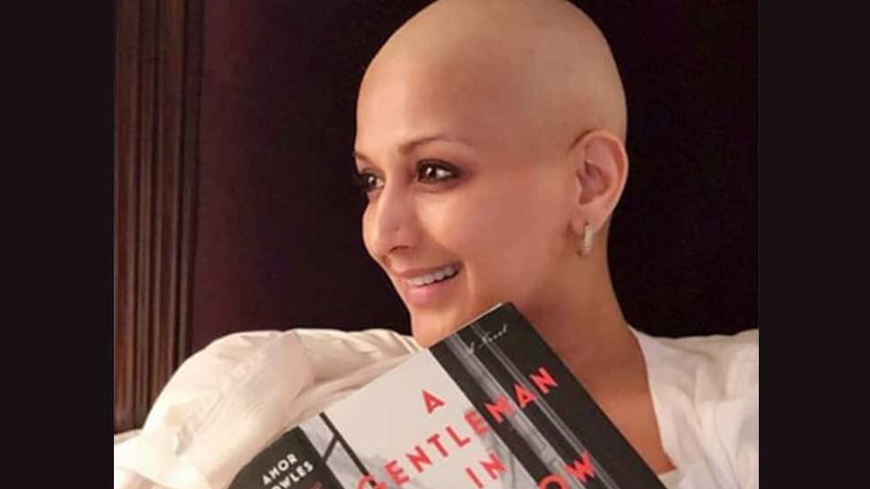 Sonali Bendre posts new pic and shares which book she is reading these days