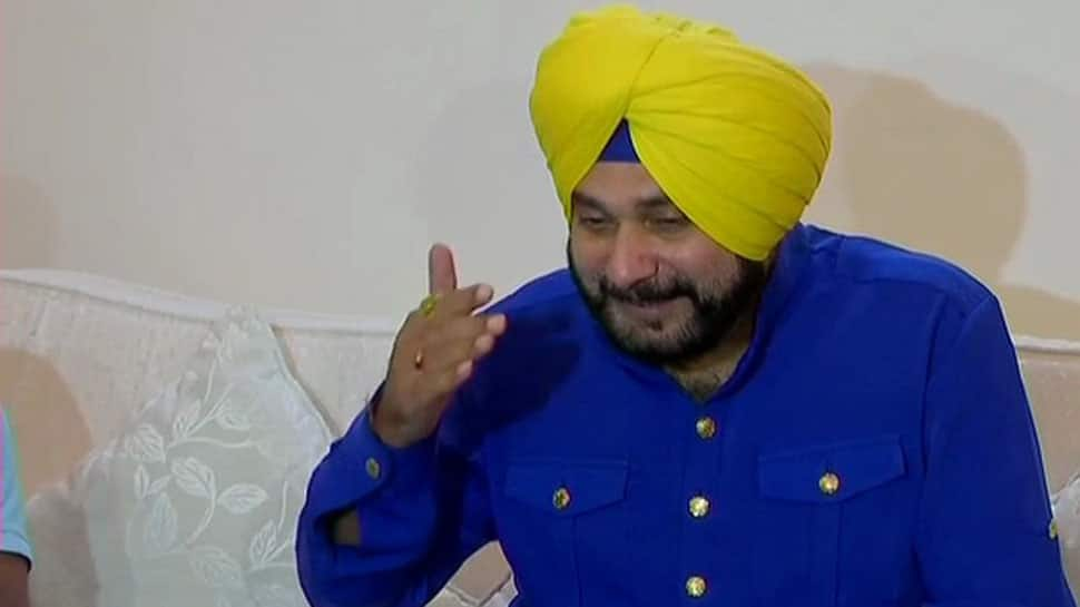 Navjot Singh Sidhu lauds Pakistan&#039;s decision of opening Kartarpur border corridor for Indian Sikh pilgrims