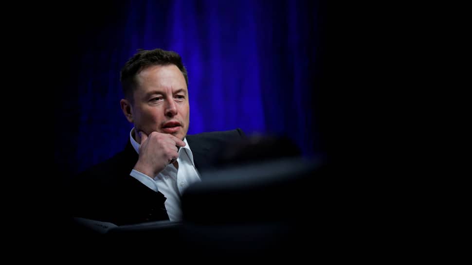 Elon Musk smokes Marijuana on webcast, Tesla&#039;s market share drops