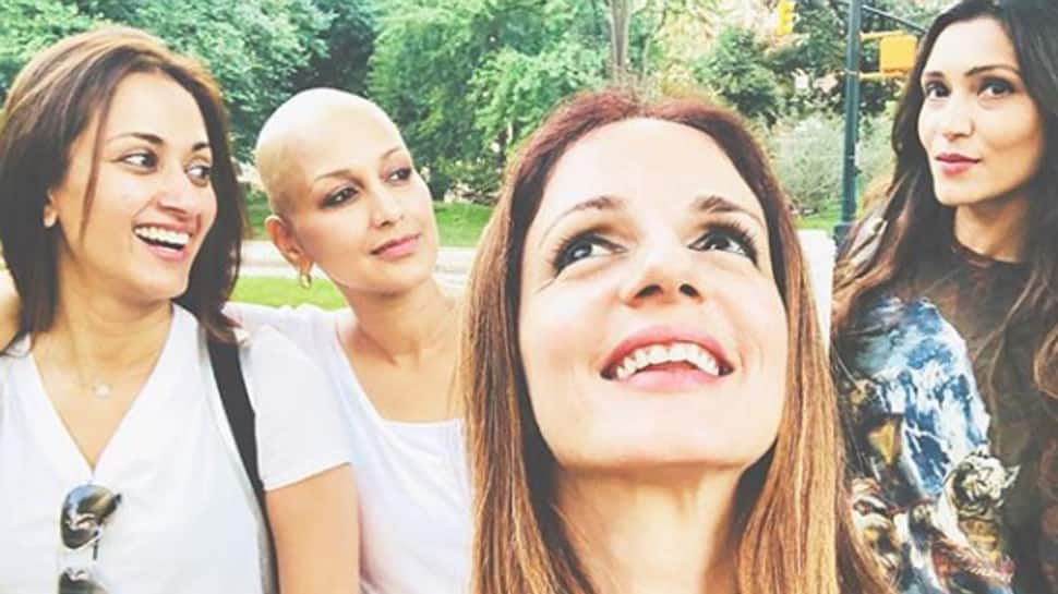 Sonali Bendre with BFF&#039;S Sussanne Khan, Gayatri Oberoi gives major friendship goals in this latest pic