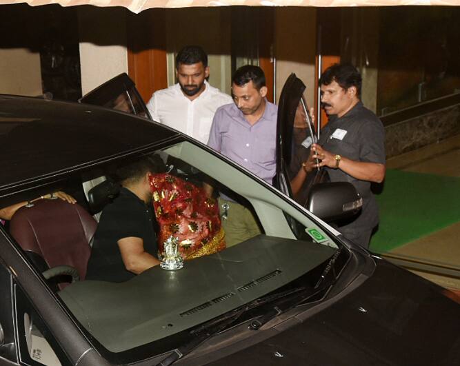 Ganpati arrives at Sanjay Dutt's house