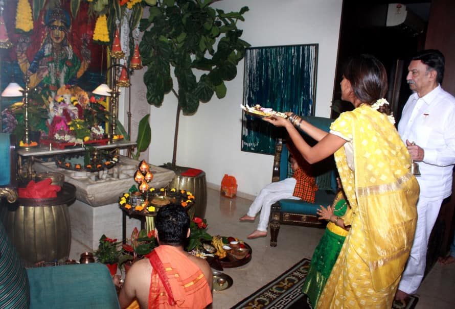 Vivek Oberoi's wife welcomes Gajanana at home