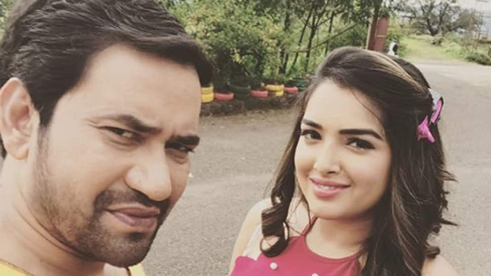 Amrapali Dubey and Dinesh Lal Yadav are winning hearts in this latest pic