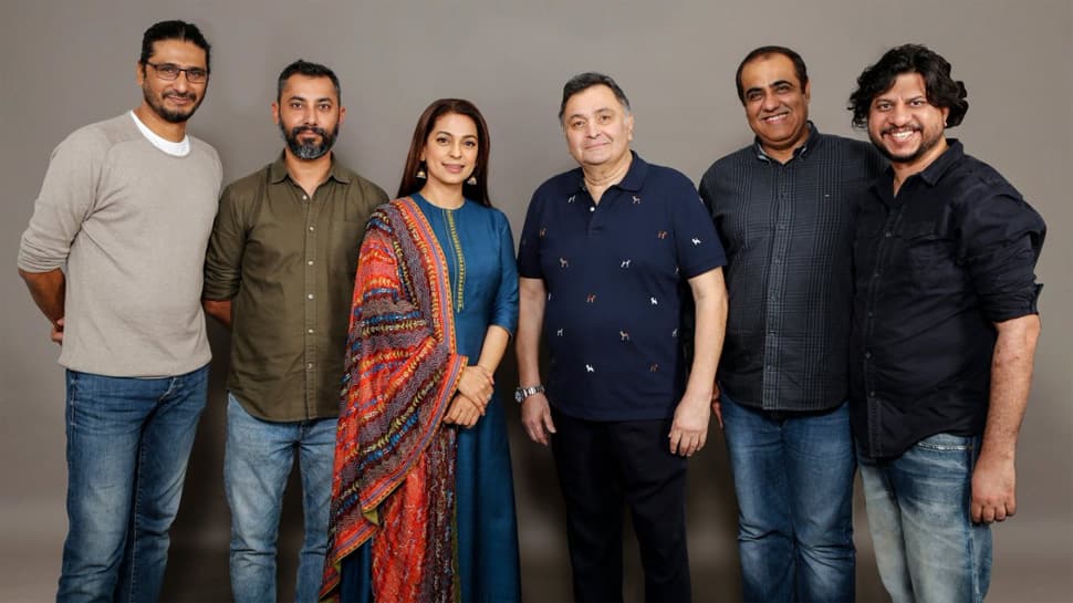 Rishi Kapoor, Juhi Chawla to join forces for family comedy