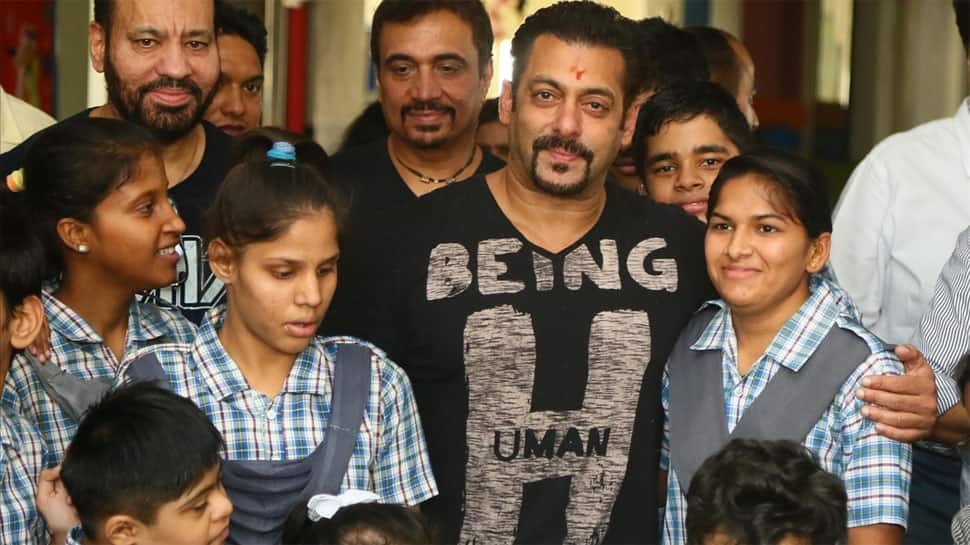 Salman Khan inaugurates Umang centre in Jaipur