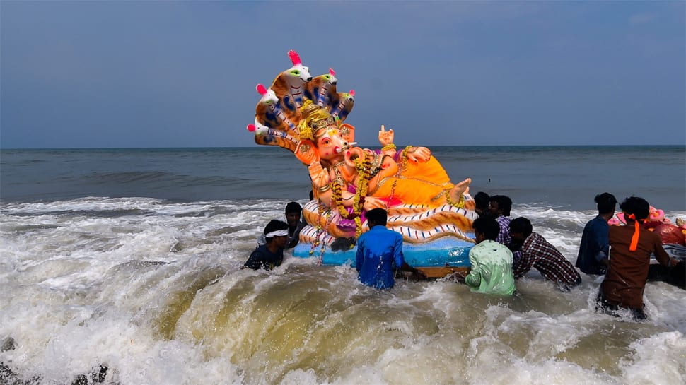 Mumbai Police gears up for Ganpati Visarjan, 50,000 cops to guard the roads