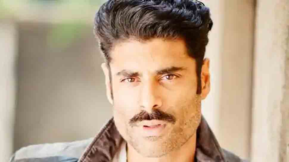 Sikandar Kher&#039;s happy to get chance to try different things