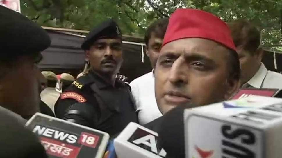 War on Rafale deal escalates, now Samajwadi Party chief Akhilesh demands JPC probe 