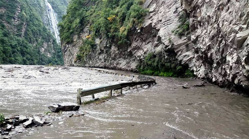 Himachal Pradesh: Heavy rains &amp; flash flood trigger landslides; alert issued