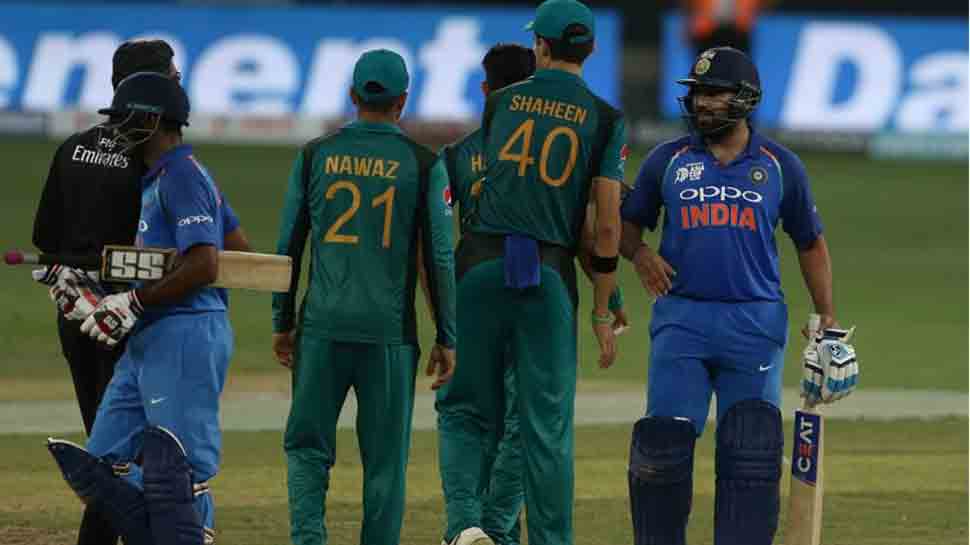 Pakistan coach Mickey Arthur concedes confidence crisis following 9-wicket loss against India