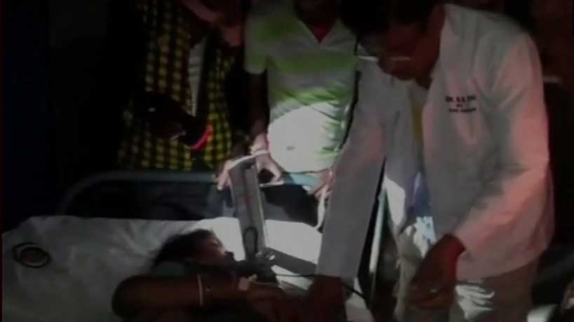 Watch: Doctors treat patients under candlelight due to acute power crisis in Odisha