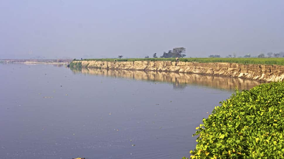 Yamuna crosses danger mark in Delhi after release of water from Haryana&#039;s Hathnikund barrage