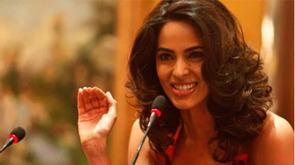 Mallika Sherawat supports FIAPO to promote veganism