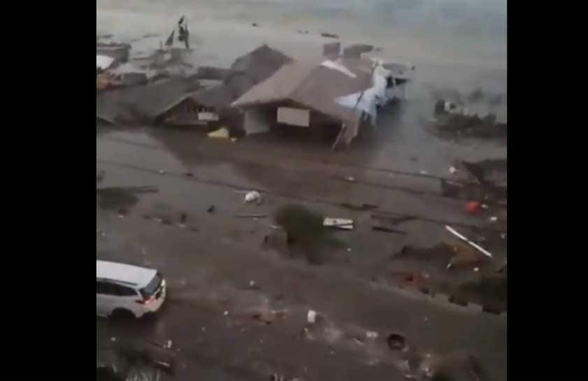 Indonesian city Palu hit by tsunami after powerful earthquake